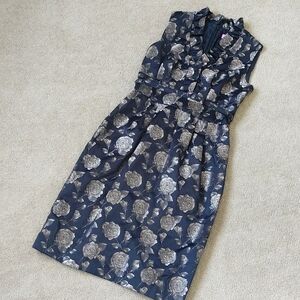 VGUC black metallic floral print Eliza J sleeveless midi dress with belt